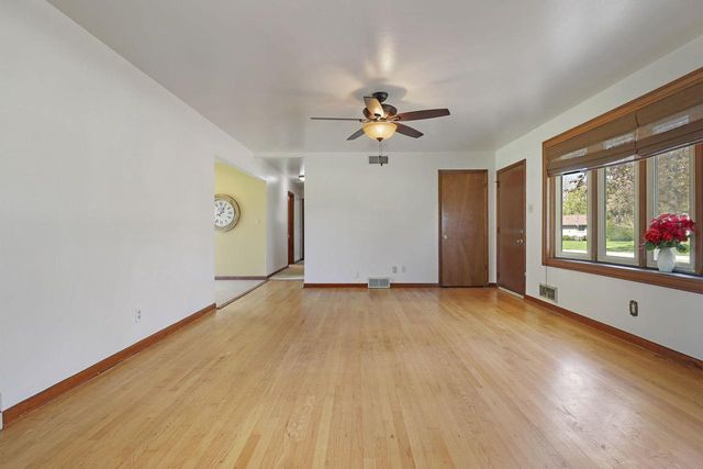 3301 Carol COURT, Oak Creek, WI 53154