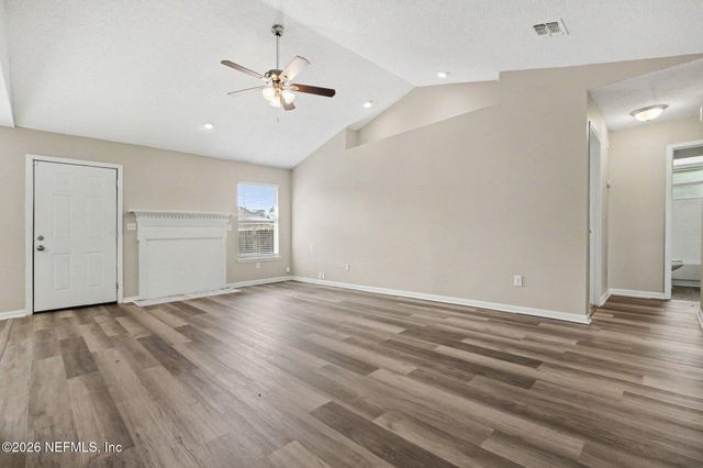 8468 PIKES PEAK Drive N, Jacksonville, FL 32244