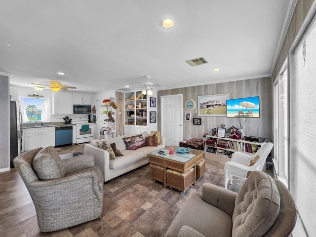 2006 Idyleview View, Crystal Beach, TX 77650
