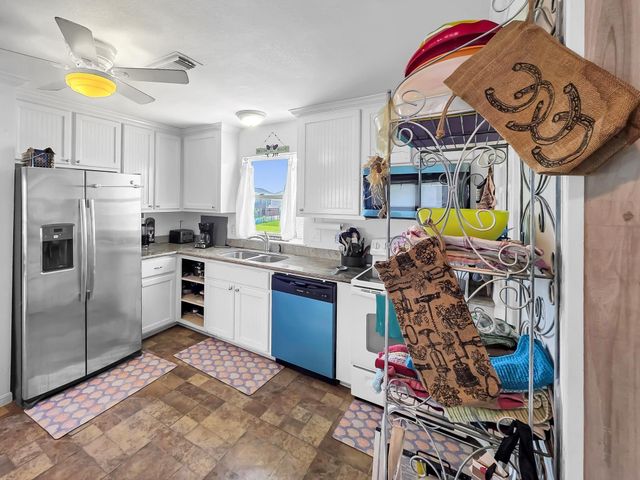2006 Idyleview View, Crystal Beach, TX 77650