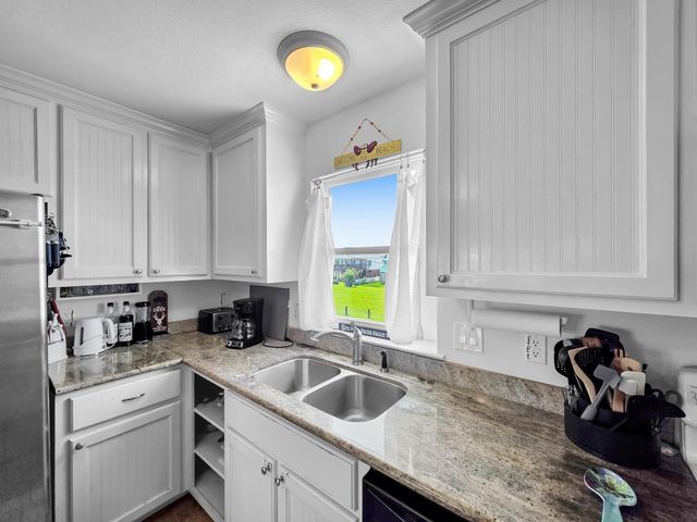 2006 Idyleview View, Crystal Beach, TX 77650