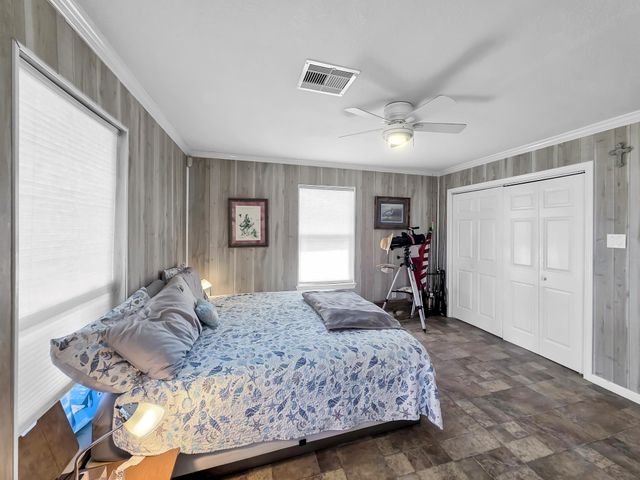 2006 Idyleview View, Crystal Beach, TX 77650
