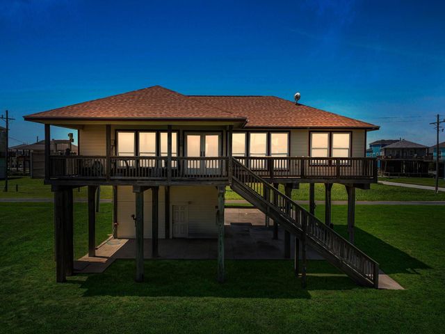 2006 Idyleview View, Crystal Beach, TX 77650