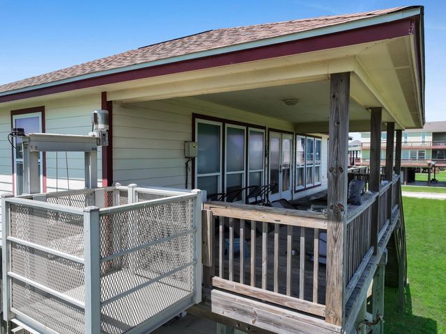 2006 Idyleview View, Crystal Beach, TX 77650