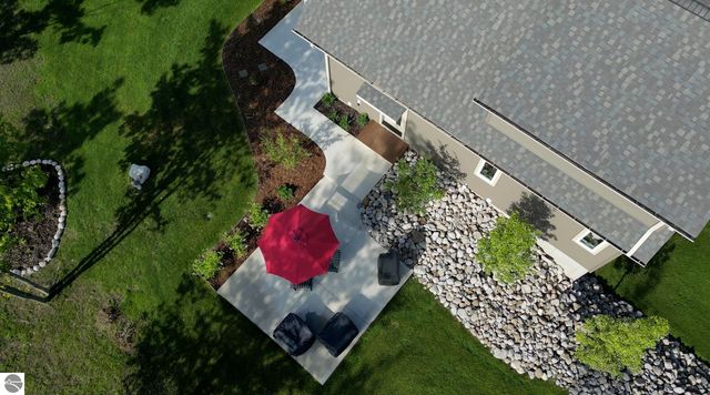 2013 E Kasson Road, Cedar, MI 49621