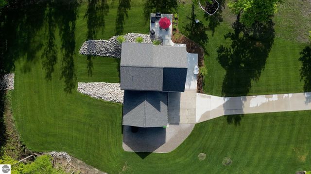 2013 E Kasson Road, Cedar, MI 49621