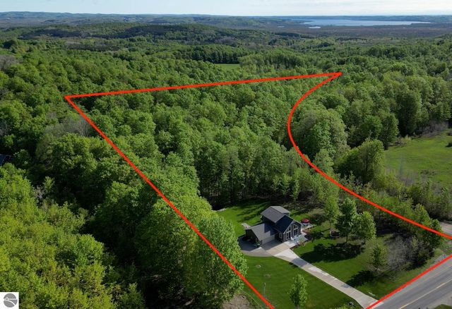 2013 E Kasson Road, Cedar, MI 49621