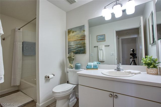 8096 Queen Palm LN 235, Fort Myers, FL 33966