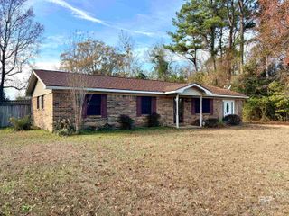 302 Woodlawn Avenue, Atmore, AL 36502