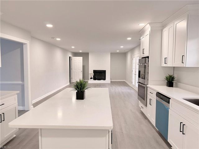 102 Foxcroft RD, Suffolk, VA 23435