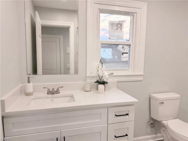 102 Foxcroft RD, Suffolk, VA 23435