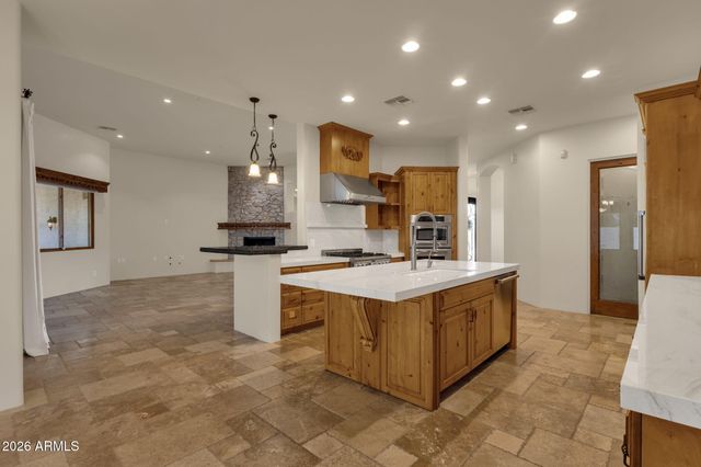 6 W PERDIDO Way, Phoenix, AZ 85086