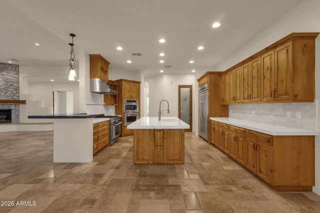 6 W PERDIDO Way, Phoenix, AZ 85086