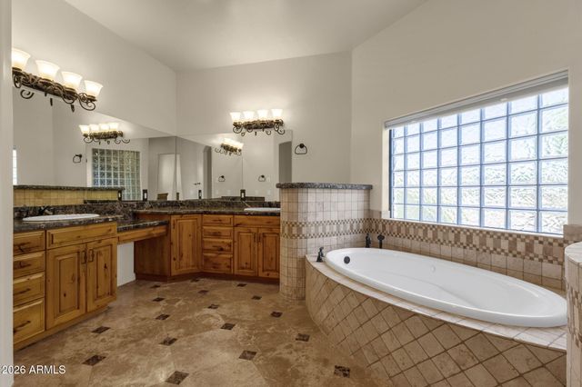 6 W PERDIDO Way, Phoenix, AZ 85086