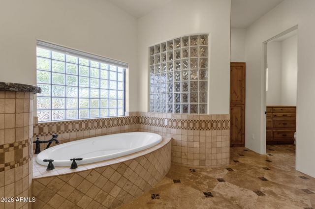 6 W PERDIDO Way, Phoenix, AZ 85086