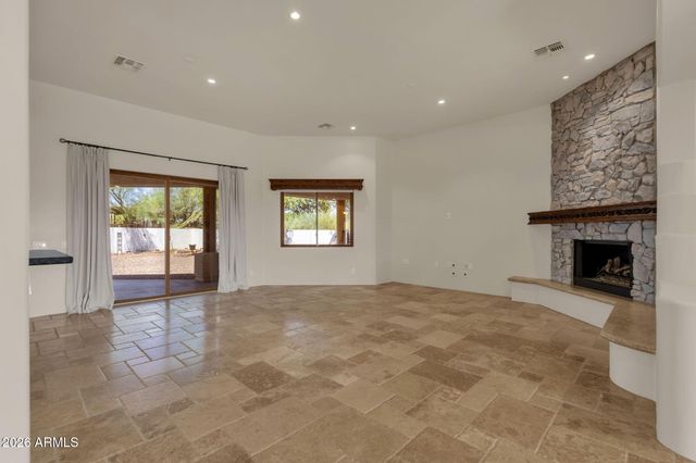 6 W PERDIDO Way, Phoenix, AZ 85086