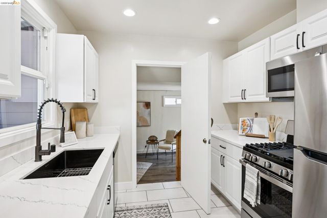 3200 Mcbryde Ave, Richmond, CA 94804