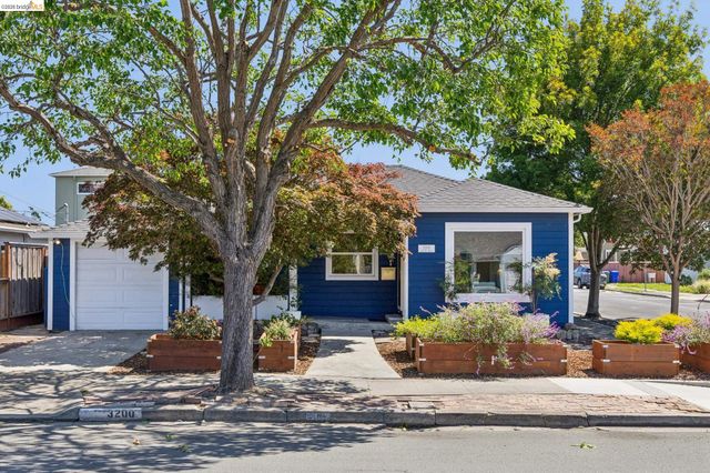 3200 Mcbryde Ave, Richmond, CA 94804