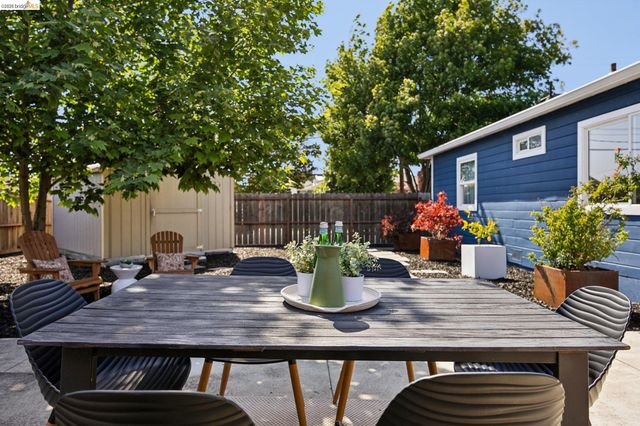 3200 Mcbryde Ave, Richmond, CA 94804