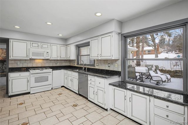 6380 Wellesley Terrace, Clarkston, MI 48346