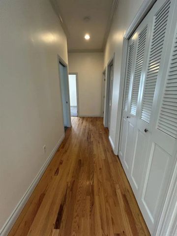 760 Coronado Avenue, Coronado, CA 92118