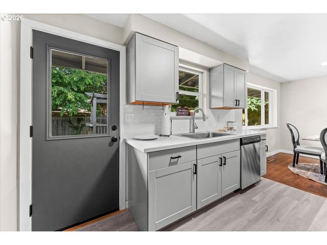 13015 Ne WEIDLER St, Portland, OR 97230