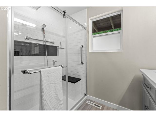 13015 Ne WEIDLER St, Portland, OR 97230