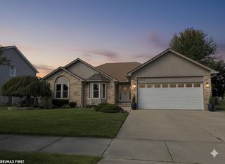 48649 Arnold Drive, Macomb Twp, MI 48044
