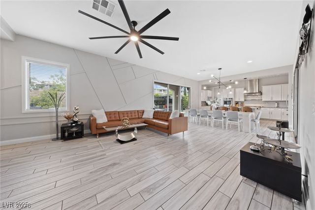 367 Pollino Peaks Street, Las Vegas, NV 89138