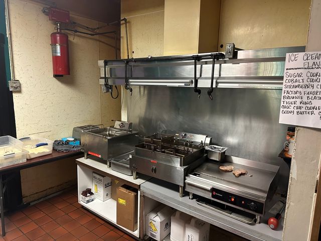 858 W Green Street, Decatur, IL 62522