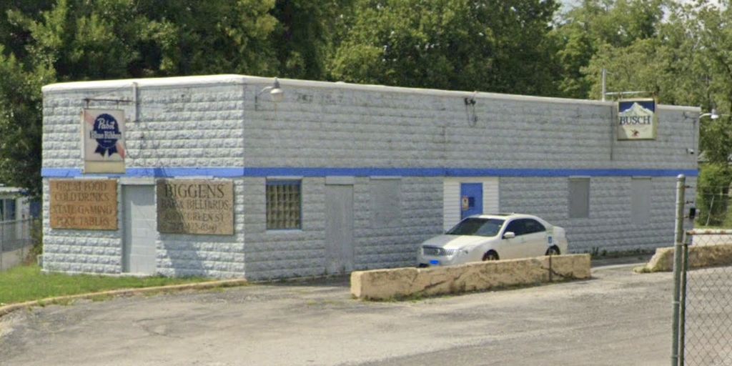 858 W Green Street, Decatur, IL 62522