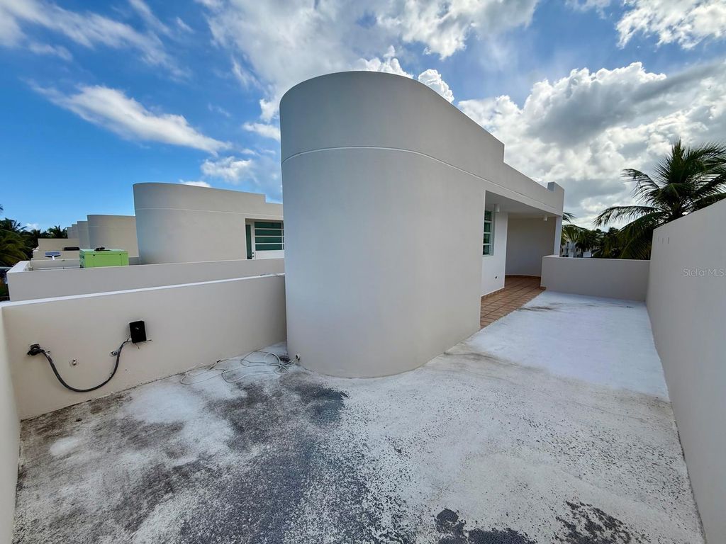 Image 34 of property listing at #124 VILLAS DE GOLF OESTE, Dorado, PR 00646