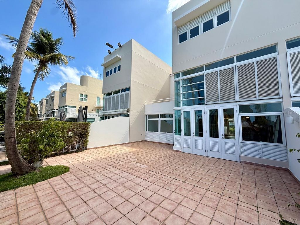 Image 10 of property listing at #124 VILLAS DE GOLF OESTE, Dorado, PR 00646