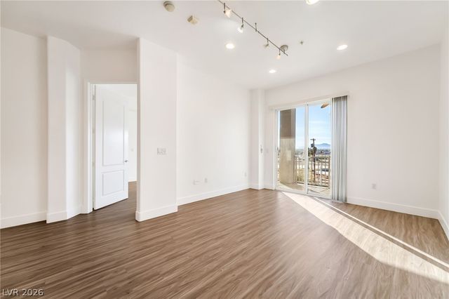 62 East Serene Avenue 226, Las Vegas, NV 89123