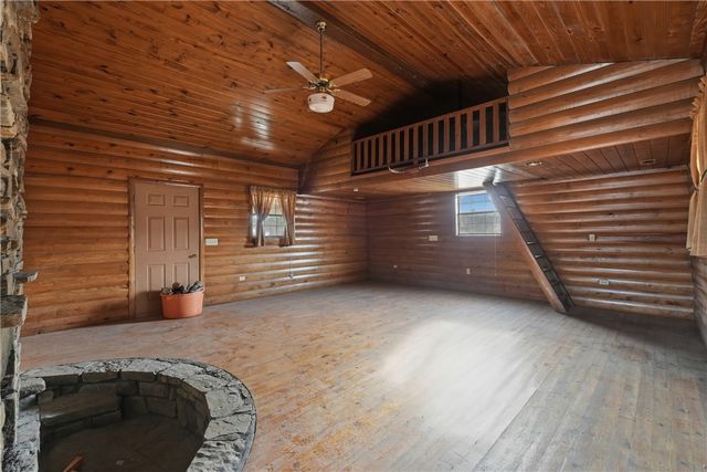 1143 Madison 7615, Huntsville, AR 72740