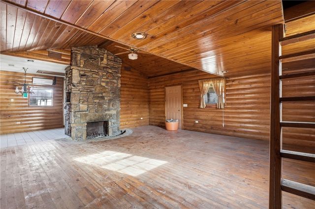 1143 Madison 7615, Huntsville, AR 72740