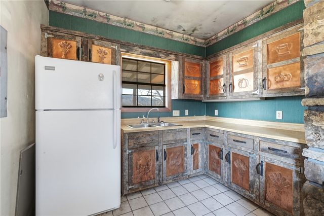 1143 Madison 7615, Huntsville, AR 72740