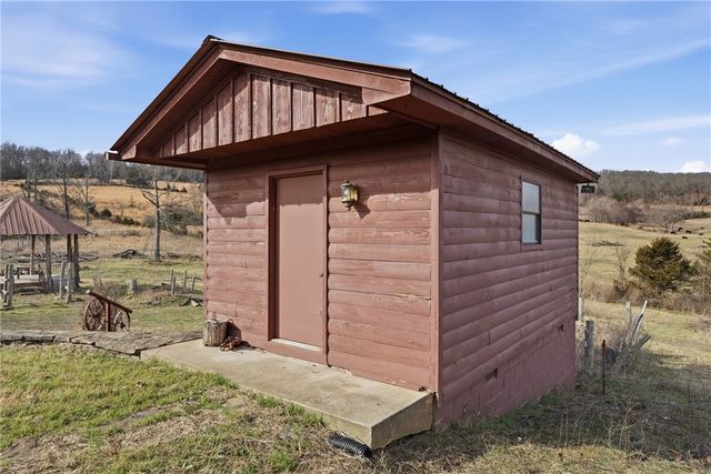 1143 Madison 7615, Huntsville, AR 72740