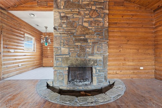 1143 Madison 7615, Huntsville, AR 72740