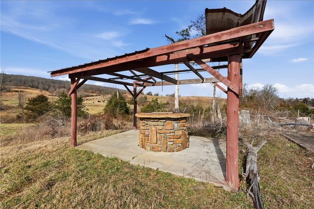 1143 Madison 7615, Huntsville, AR 72740
