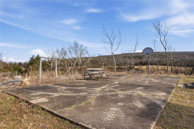 1143 Madison 7615, Huntsville, AR 72740