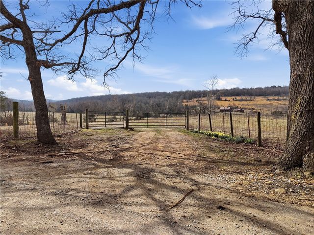 1143 Madison 7615, Huntsville, AR 72740