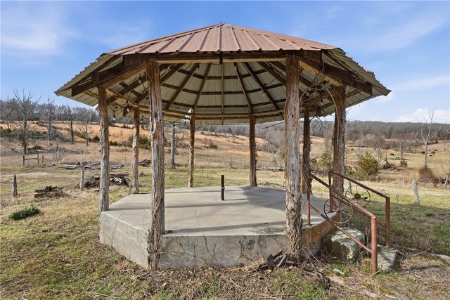 1143 Madison 7615, Huntsville, AR 72740