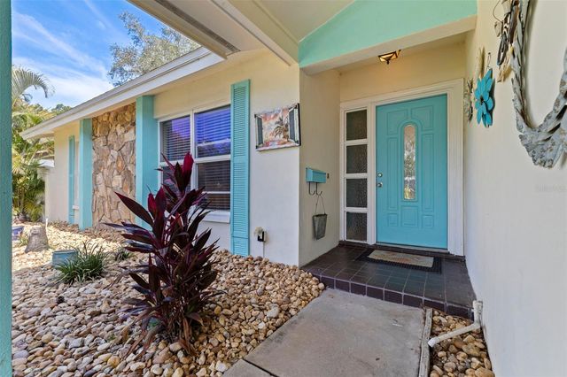 201 58TH AVENUE S, St Petersburg, FL 33705