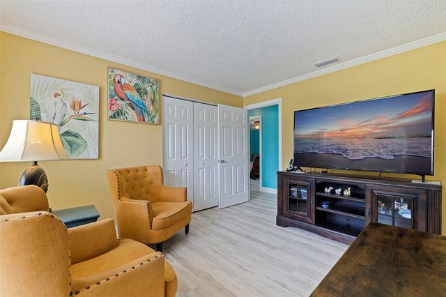 201 58TH AVENUE S, St Petersburg, FL 33705