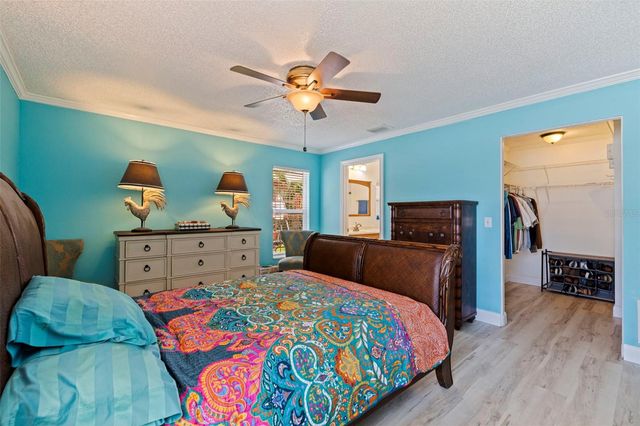 201 58TH AVENUE S, St Petersburg, FL 33705