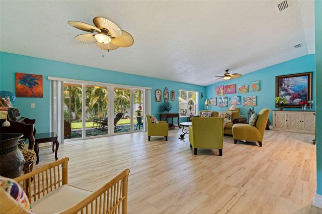 201 58TH AVENUE S, St Petersburg, FL 33705