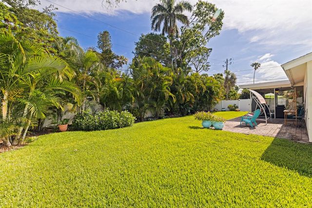 201 58TH AVENUE S, St Petersburg, FL 33705