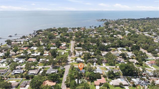 201 58TH AVENUE S, St Petersburg, FL 33705