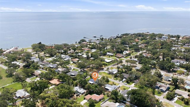 201 58TH AVENUE S, St Petersburg, FL 33705